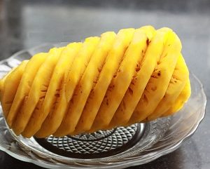 Dứa gọt vỏ