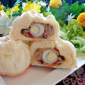 Bánh bao nhân thịt