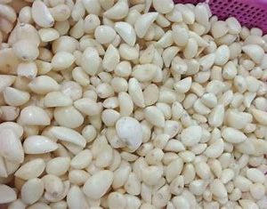 Tỏi khô bóc