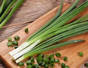 Hành lá nhặt sạch